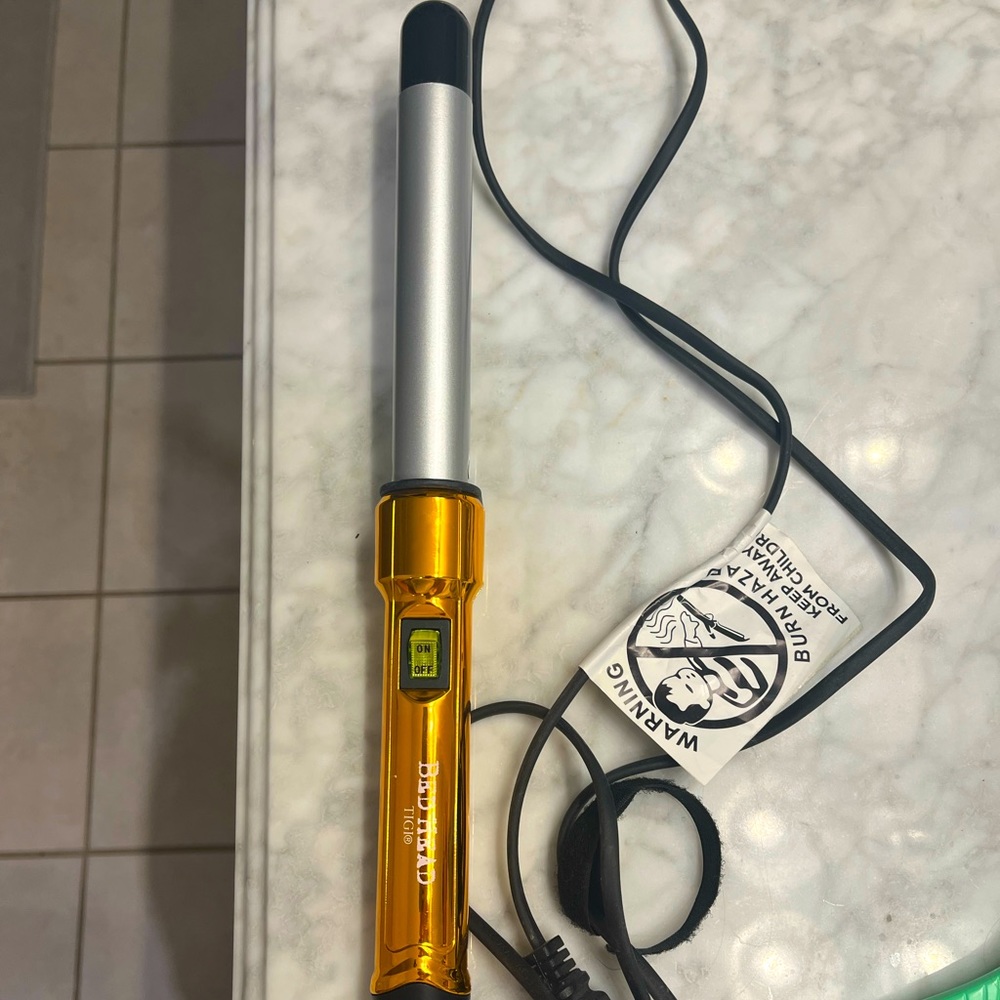 Bed Head 1 in barrel curling wand